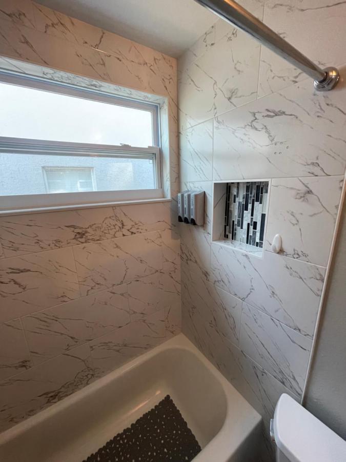 Cozy 3 Bedroom Home Close To Everything In Tampa! Exterior photo