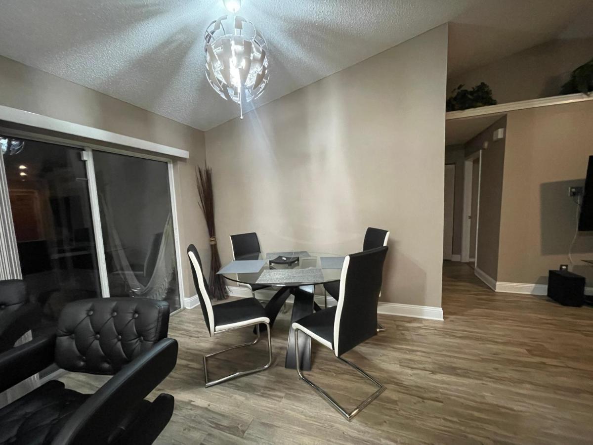 Cozy 3 Bedroom Home Close To Everything In Tampa! Exterior photo