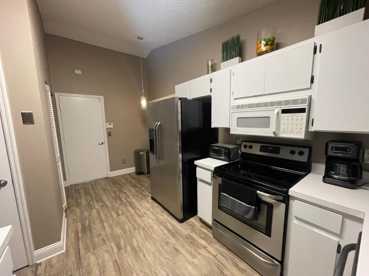 Cozy 3 Bedroom Home Close To Everything In Tampa! Exterior photo