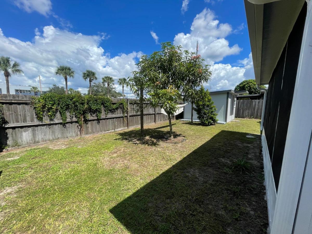 Cozy 3 Bedroom Home Close To Everything In Tampa! Exterior photo