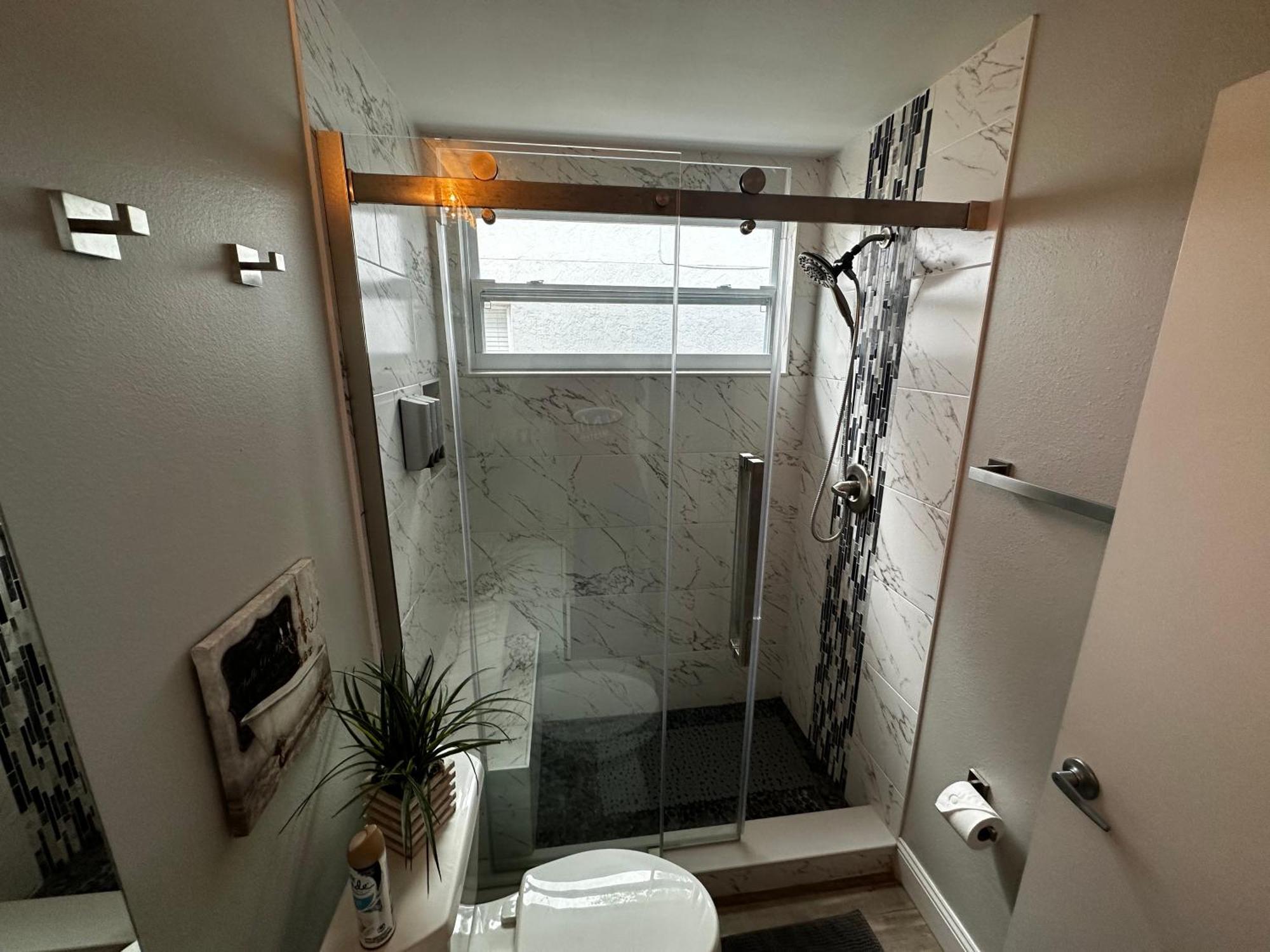 Cozy 3 Bedroom Home Close To Everything In Tampa! Exterior photo